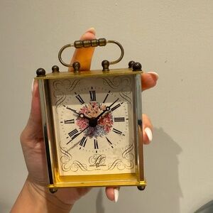 Vintage Elegant Gold Floral alarm clock